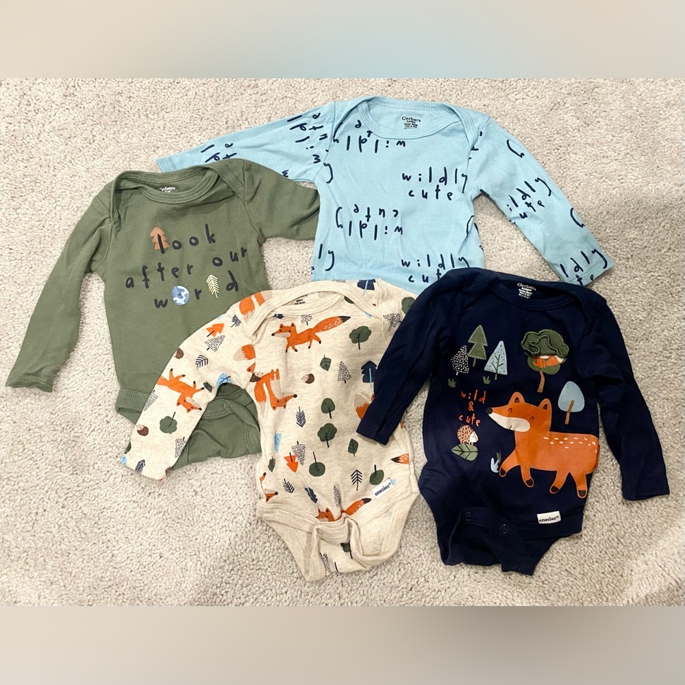 Newborn Gerber long-sleeved onesies